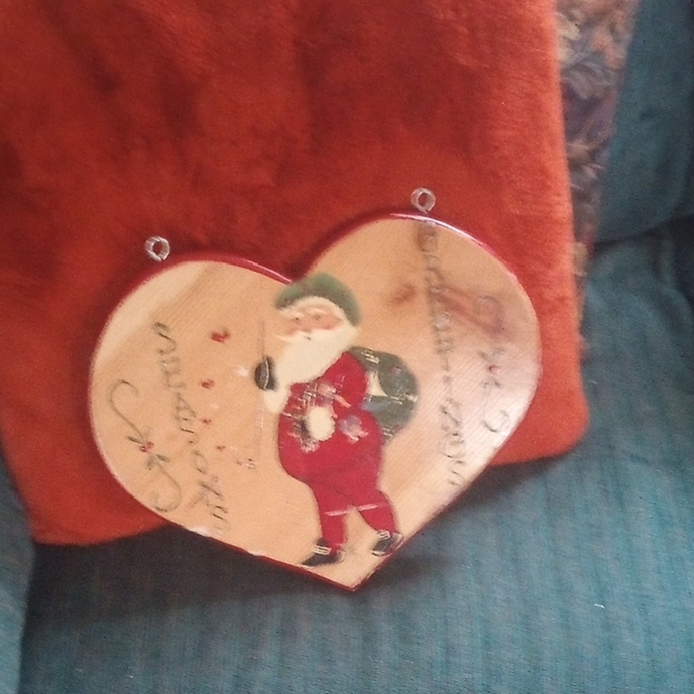 English Rose Festive Santa Heart Decor
